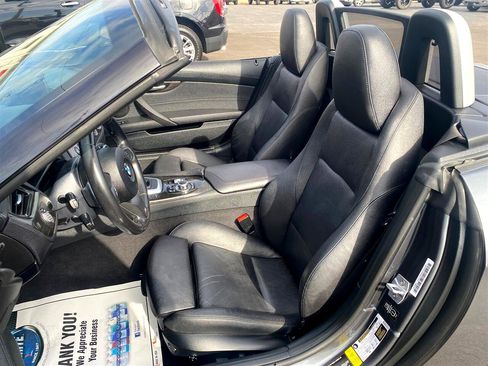 Used 2014 BMW Z4 sDrive35is image 11