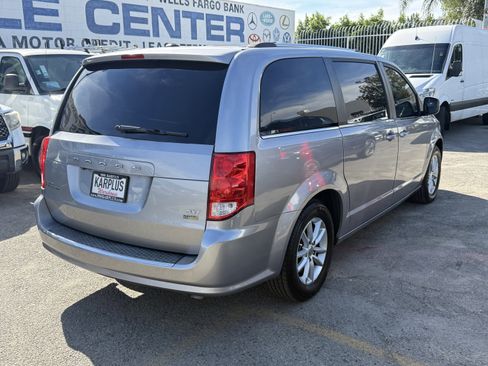 Used 2019 Dodge Grand Caravan SXT image 7