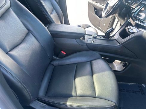 Used 2022 Cadillac XT6 Premium Luxury image 18