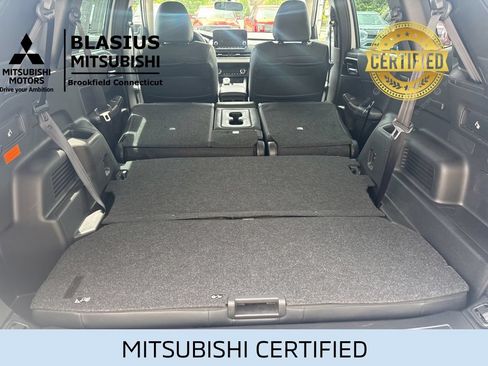 Used 2023 Mitsubishi Outlander 4WD Plug-In Hybrid image 10