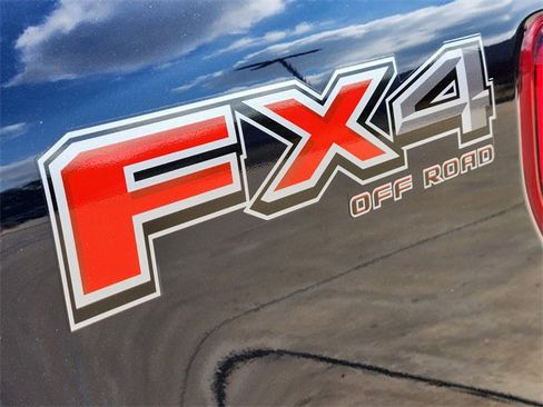 Used 2023 Ford F150 Lariat w/ Trailer Tow Package image 10