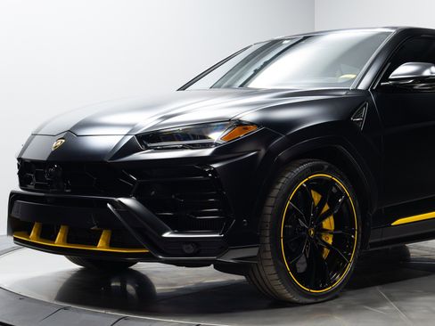 Used 2022 Lamborghini Urus image 4