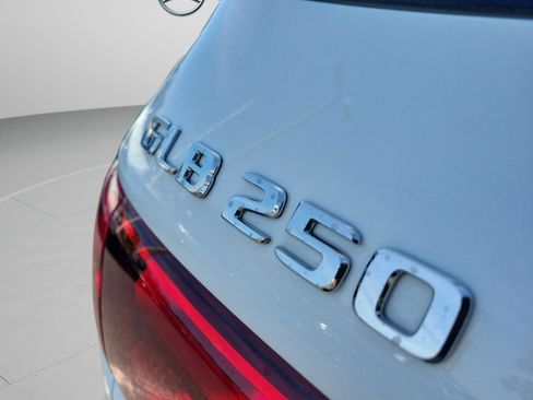 Certified 2025 Mercedes-Benz GLB 250 image 32