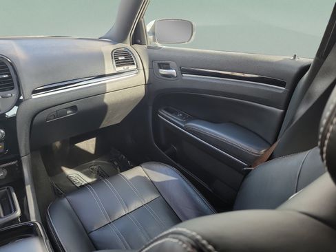 Used 2023 Chrysler 300 S RWD image 10