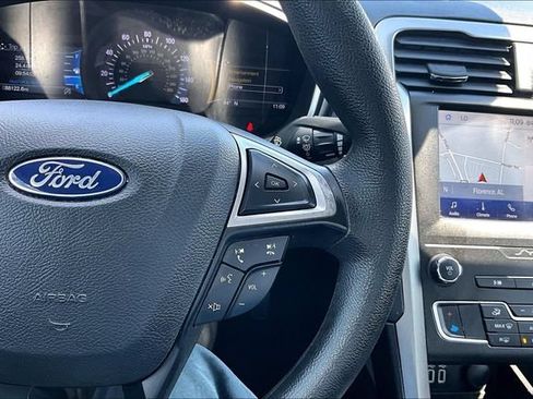 Used 2020 Ford Fusion SE FWD image 11