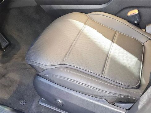Used 2026 Mercedes-Benz GLC 300 image 4