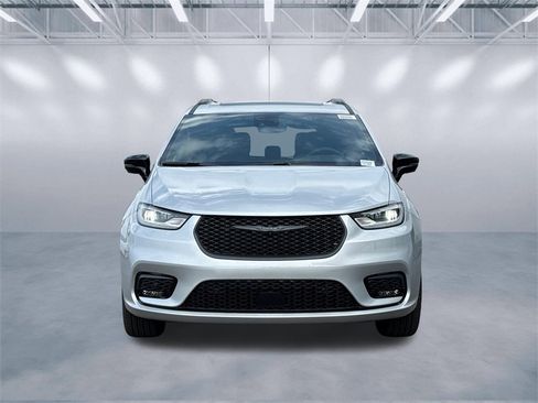 New 2026 Chrysler Pacifica Select w/ S Appearance Package image 5