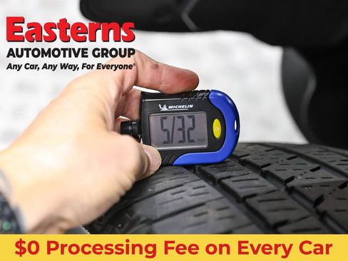 Used 2023 Jeep Wrangler Unlimited Sahara AWD/4WD image 27