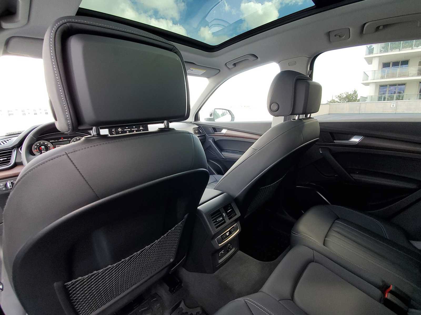 Used 2021 Audi Q5 2.0T Premium Plus w/ Premium Plus Package AWD/4WD image 16