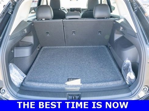 New 2025 Volkswagen Tiguan SE image 34