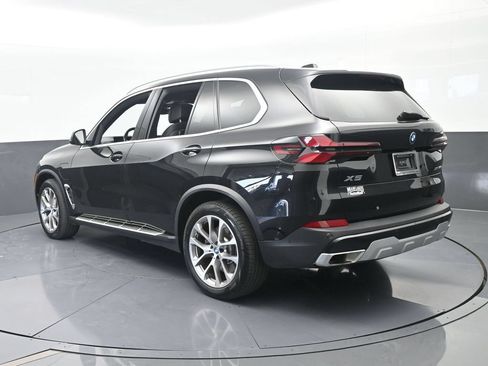 Used 2025 BMW X5 xDrive50e AWD/4WD image 4