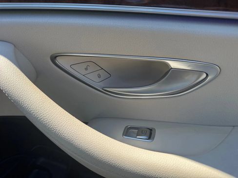 Used 2018 Mercedes-Benz E 300 image 22