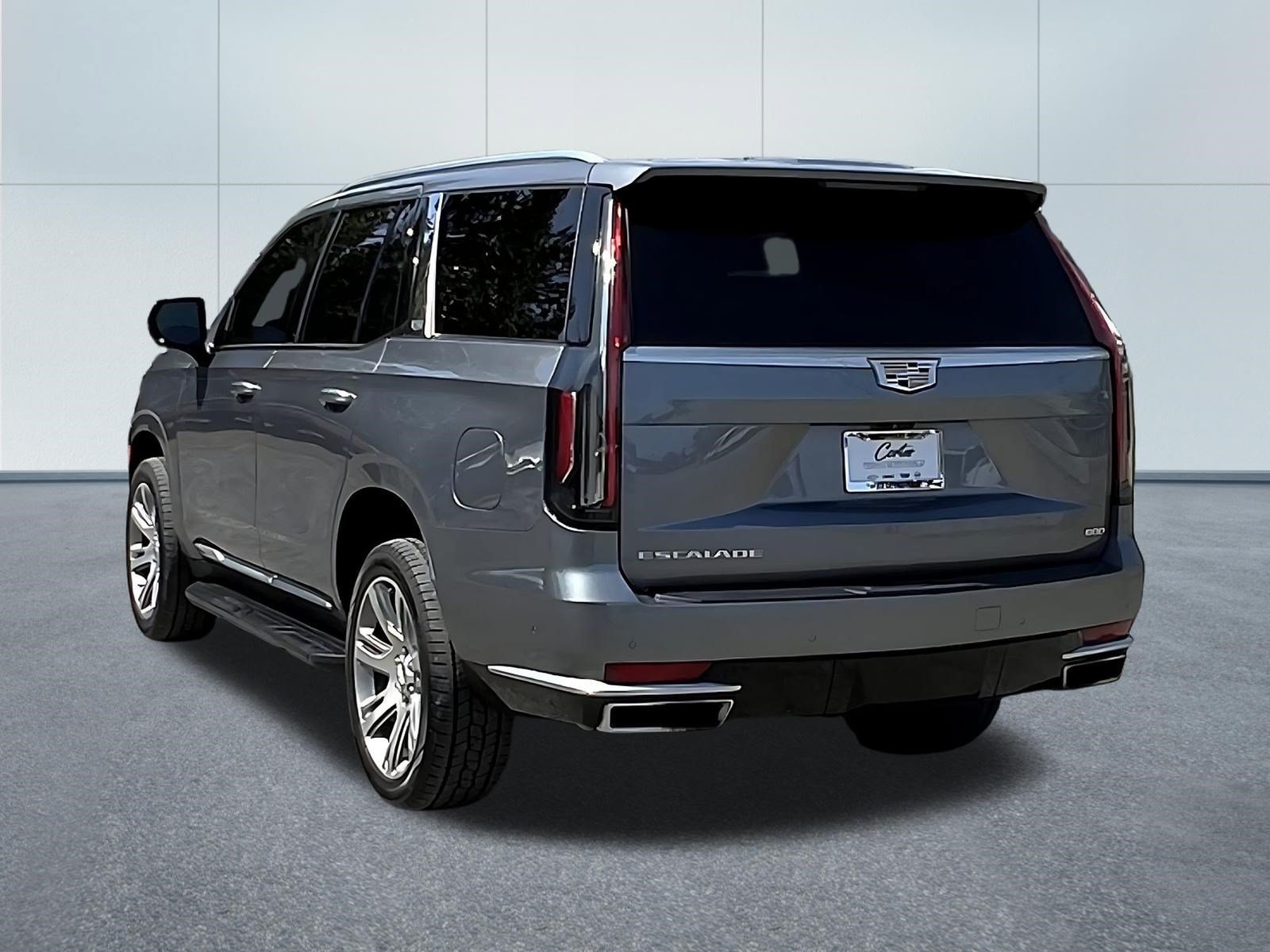 Used 2021 Cadillac Escalade Premium Luxury AWD/4WD image 4