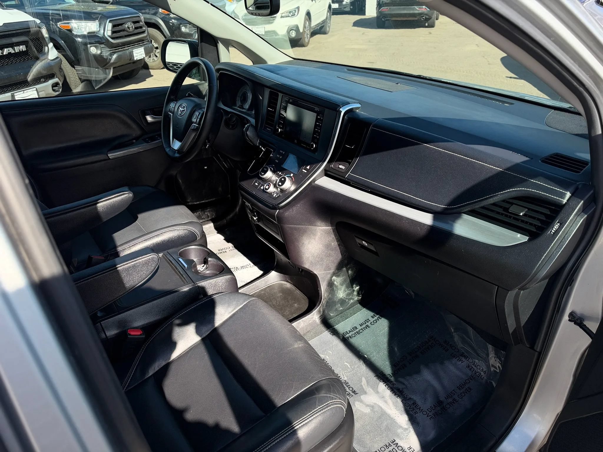 Used 2019 Toyota Sienna SE Premium w/ Carpet Mat Package AWD/4WD image 18