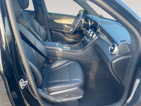 Used 2021 Mercedes-Benz GLC 300 4MATIC image 15