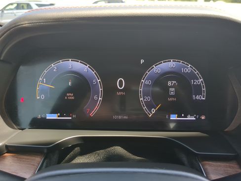 Used 2025 Jeep Grand Cherokee Summit w/ Luxury Tech Group V AWD/4WD image 26