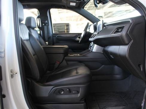 Used 2021 Chevrolet Tahoe RST w/ Luxury Package image 21