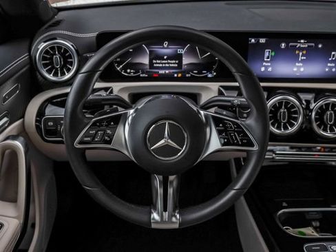 Used 2024 Mercedes-Benz CLA 250 4MATIC image 27