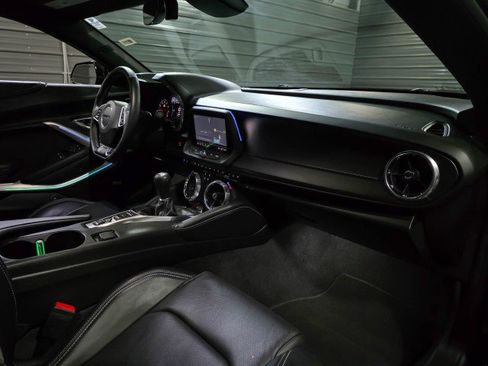 Used 2019 Chevrolet Camaro LT RWD image 11