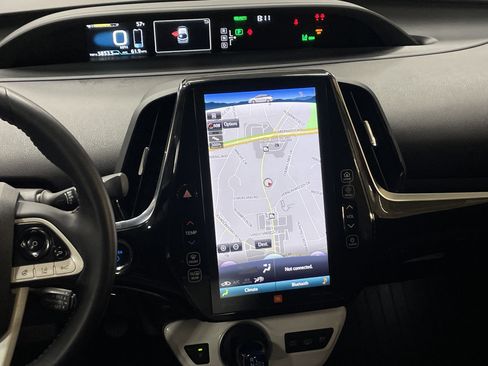 Used 2018 Toyota Prius Prime Advanced image 31