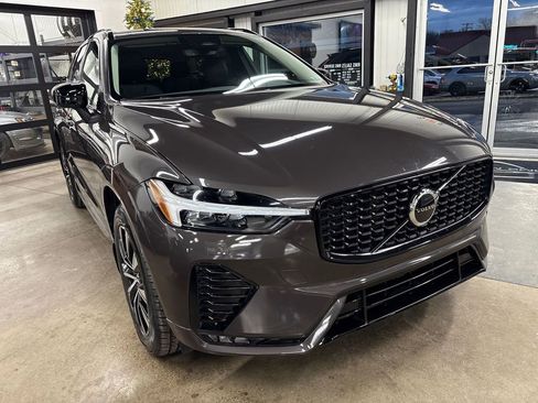 Used 2024 Volvo XC60 B5 Core w/ Climate Package image 14