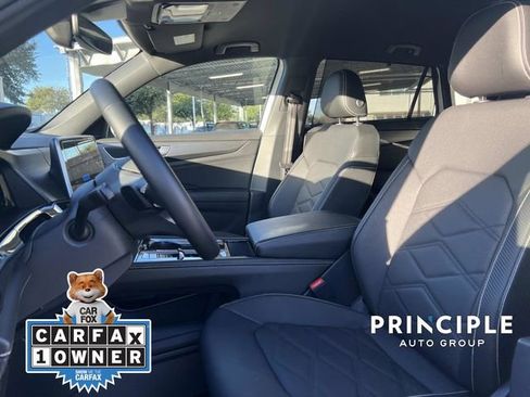 Certified 2025 Volkswagen Atlas Cross Sport SE image 13