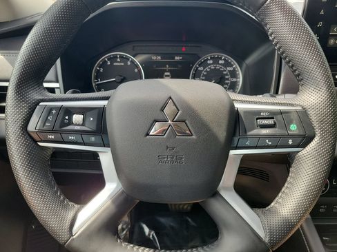 Used 2025 Mitsubishi Outlander SE AWD/4WD image 10