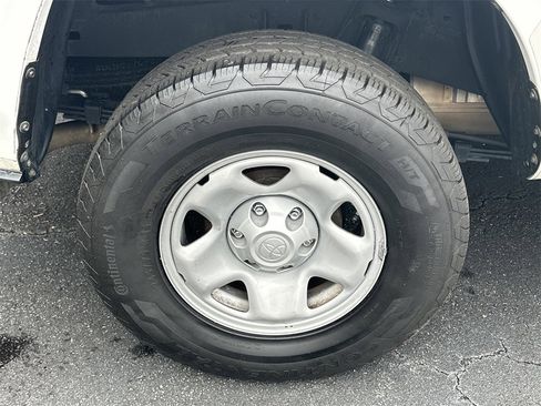 Used 2017 Toyota Tacoma SR image 17
