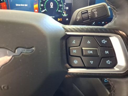 Used 2025 Ford Mustang Coupe RWD image 15