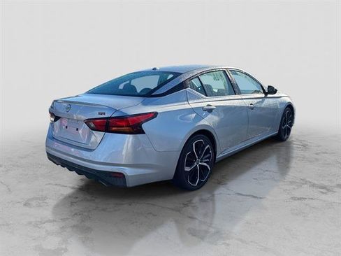 Certified 2024 Nissan Altima 2.5 SR image 7