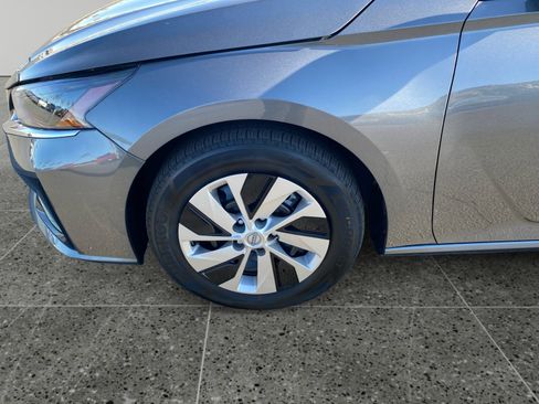 Used 2025 Nissan Altima 2.5 S image 14