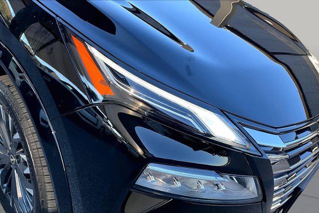 Certified 2026 Nissan Rogue Platinum w/ Platinum Premium Package AWD/4WD image 28