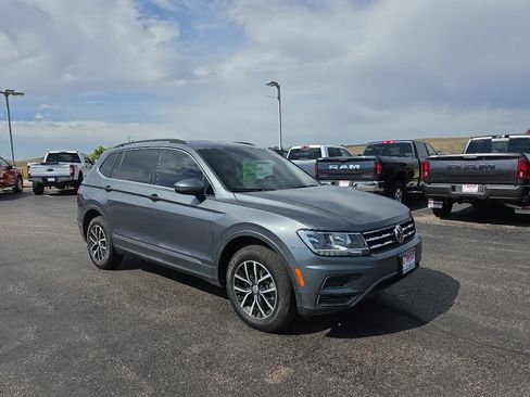 Used 2021 Volkswagen Tiguan SE AWD/4WD image 3