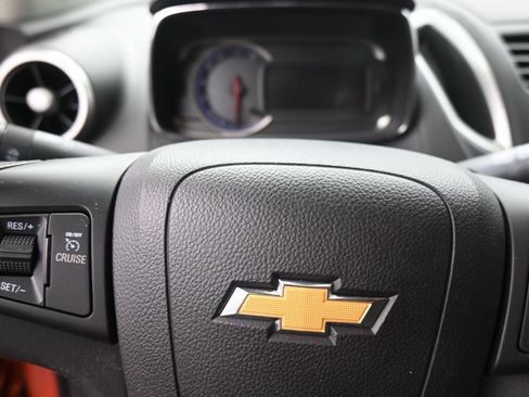 Used 2015 Chevrolet Trax LT w/ LT Sun and Sound Package FWD image 16