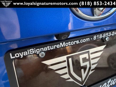 Used 2019 Toyota C-HR XLE image 9