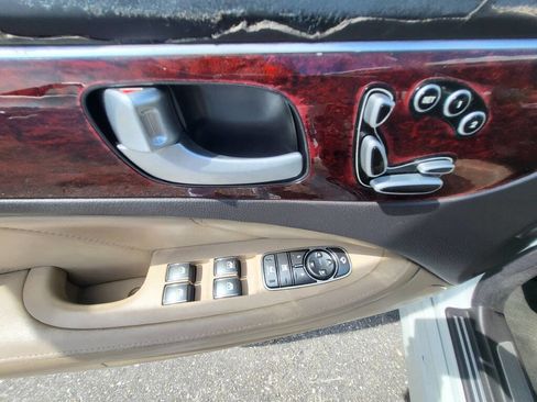 Used 2013 Hyundai Equus Signature image 18