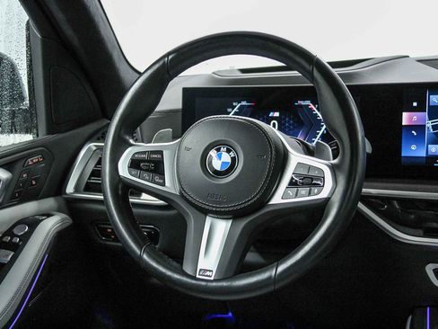 Certified 2023 BMW X7 xDrive40i w/ M Sport Package image 16