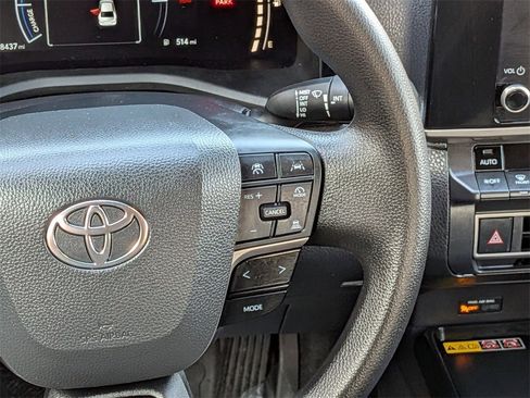 Used 2025 Toyota Camry LE image 22