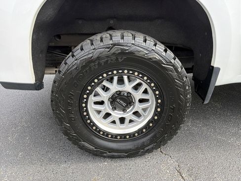 Used 2022 Chevrolet Silverado 1500 High Country w/ High Country Premium Package image 17