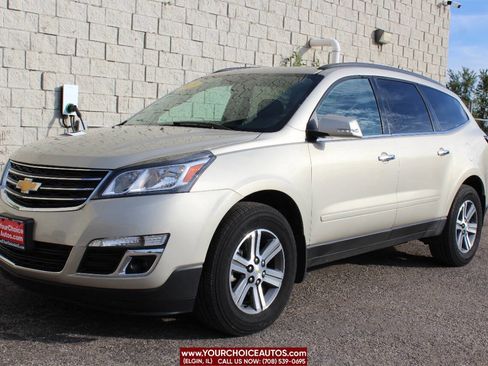 Used 2015 Chevrolet Traverse LT image 1