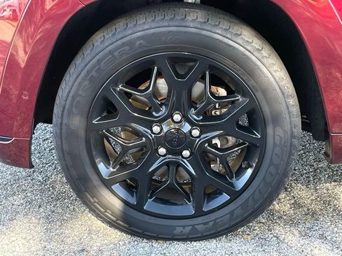 Used 2021 Jeep Grand Cherokee Limited X image 10