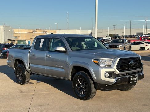 Used 2023 Toyota Tacoma SR5 w/ SR5 Appearance Package image 5