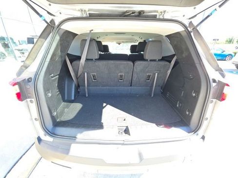 Used 2021 Chevrolet Traverse LS FWD image 28