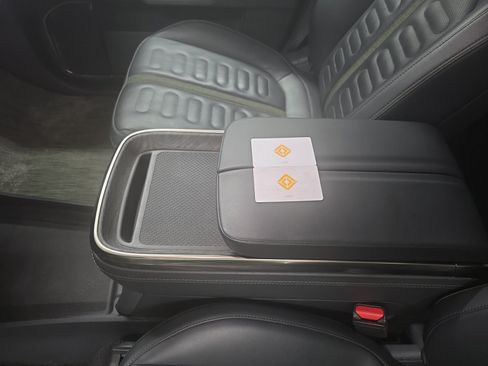 Used 2022 Rivian R1T Adventure AWD/4WD image 29