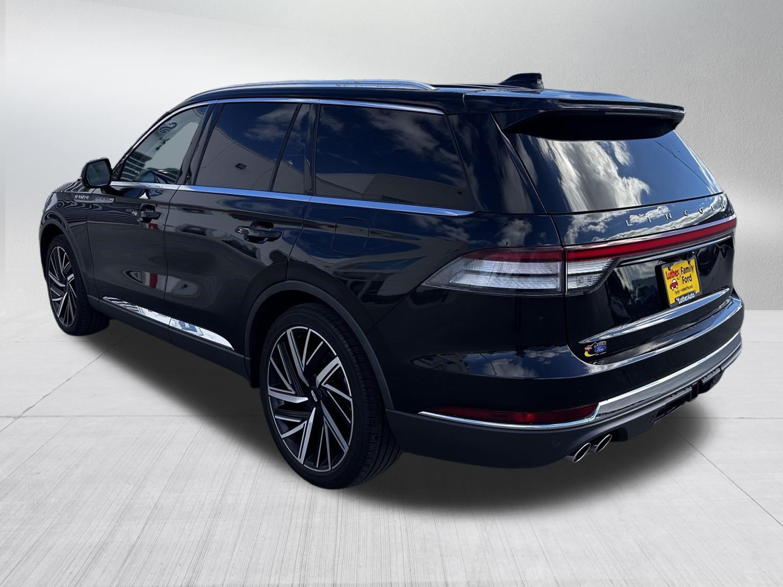 Used 2025 Lincoln Aviator Reserve w/ Equipment Group 201A AWD/4WD image 5