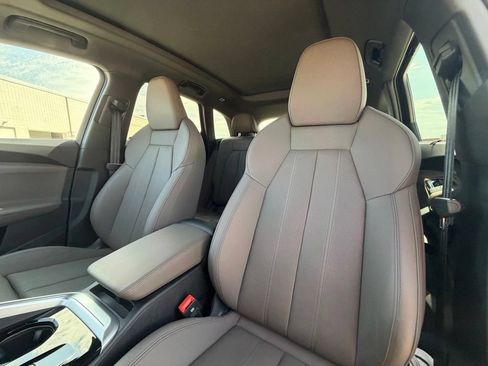 Used 2025 Audi Q5 Prestige AWD/4WD image 5