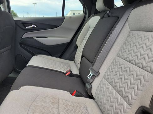 Used 2022 Chevrolet Equinox LS w/ LS Convenience Package image 9