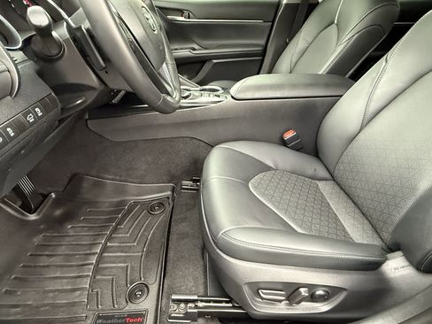 Used 2020 Toyota Camry XSE image 20