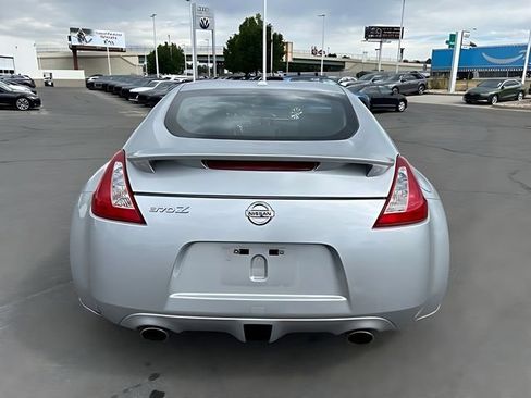 Used 2009 Nissan 370Z Touring w/ Sport Pkg RWD image 4