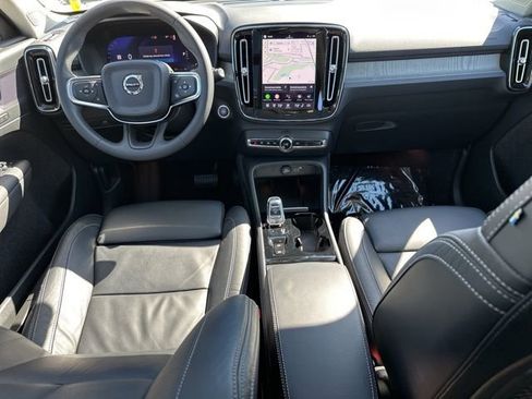 Certified 2023 Volvo XC40 B5 Plus w/ Driver Assist Package AWD/4WD image 13